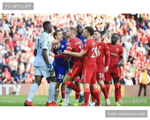 维拉公园球场因医疗紧急事件暂停比赛8分钟 维拉公园球场因医疗紧急事件暂停比赛8分钟